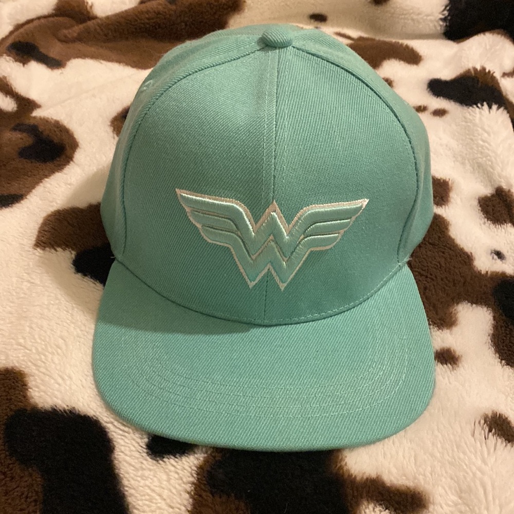 NWOT Wonder Woman SnapBack